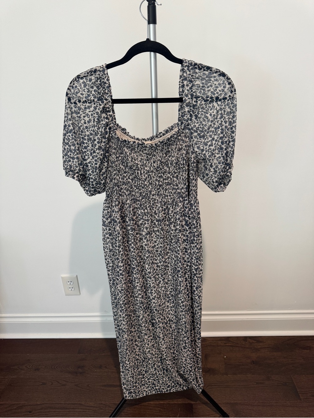 Smocked Floral Midi Dress - Black & White